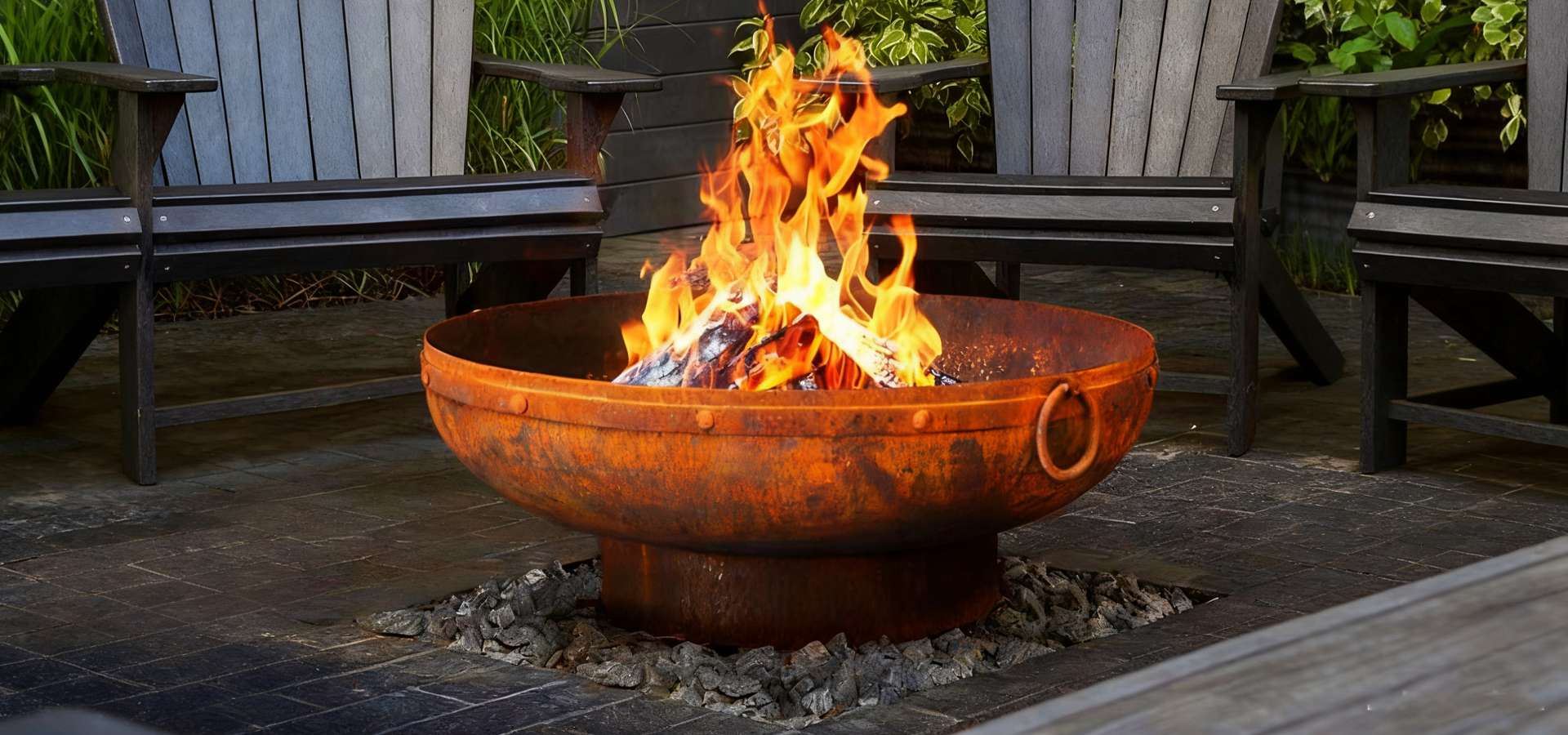 Cozy Outdoor Fire Pit – Elevate Your Patio Evenings