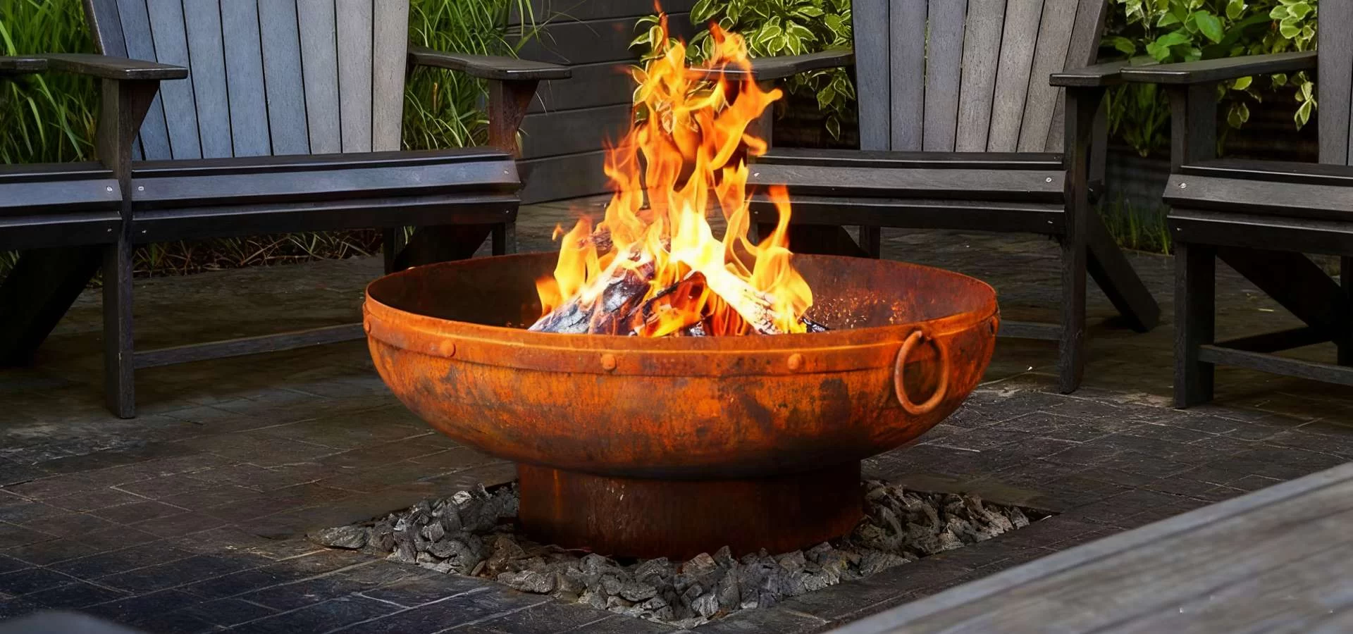 Cozy Outdoor Fire Pit – Elevate Your Patio Evenings